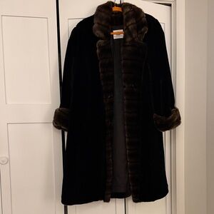 Elegant Black Faux Fur Trim Coat